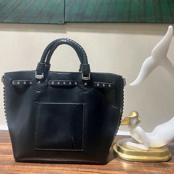 Michael Kors Bucket Bag - Picture 5 of 8